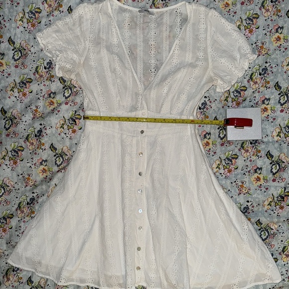 White eyelet dress - Picture 3 of 5